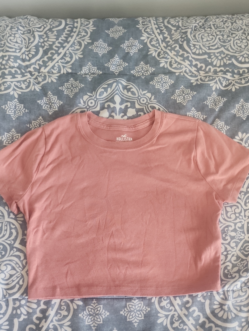 Hollister Cropped Tee in Dusty Rose Pink Size Medium